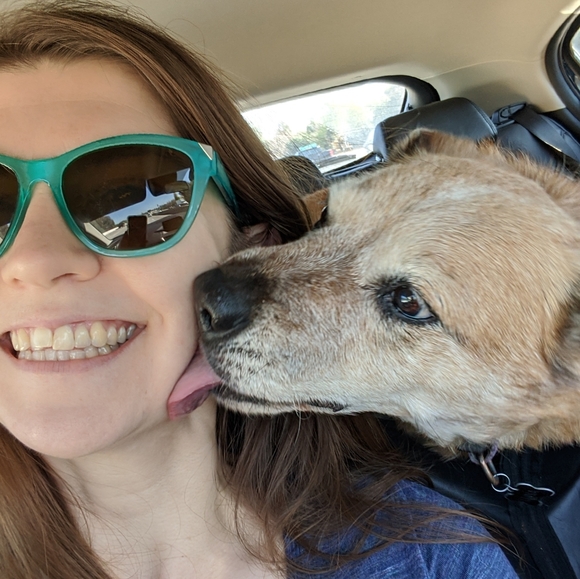 Meet your Posher, Stephanie - Picture 2 of 3